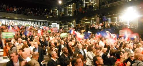 bayrou_marseille_salle.jpg