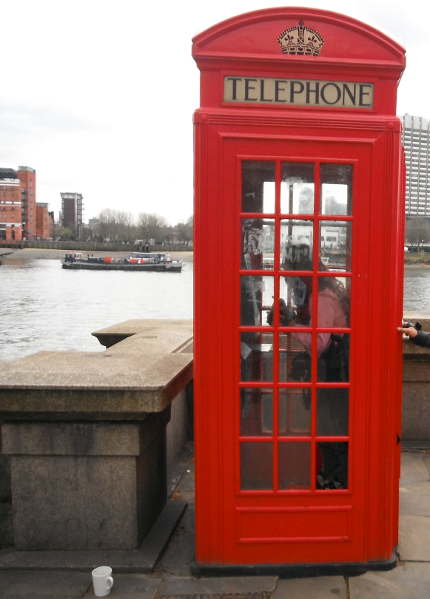 londre20130418_telephone2.jpg